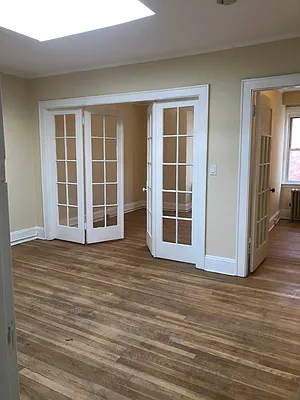 Rented by Irene Mihalios, LREB | media 15