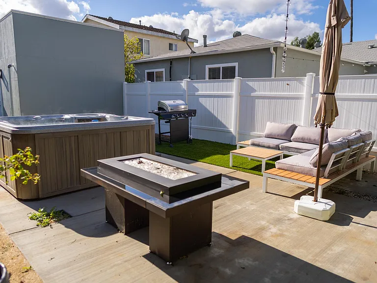 5756 Case Ave — Photo 35