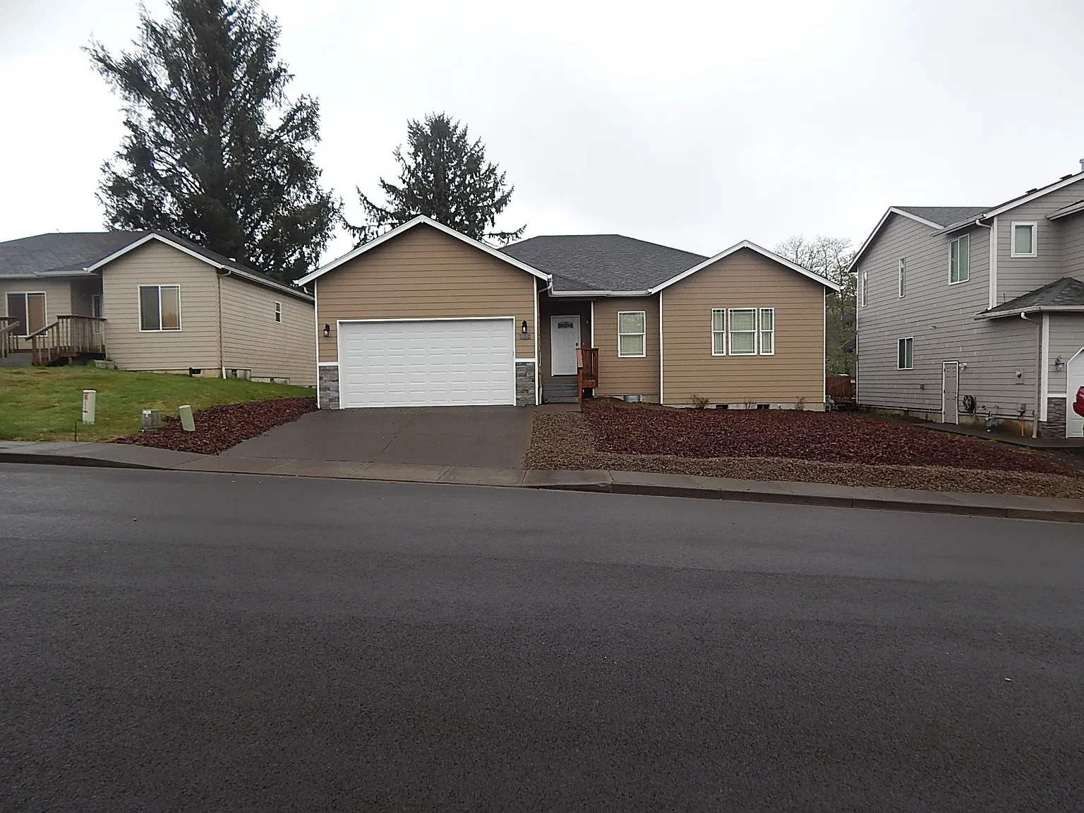 2530 NE 45th St photo 1