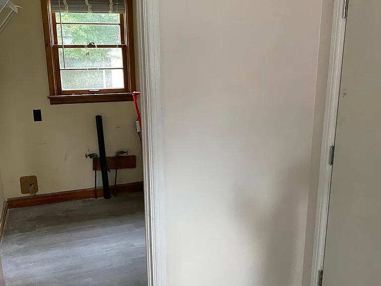 408 Henderson Dr — Photo 11