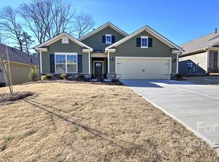 88 Thornberry Rd, Hendersonville, NC 28792