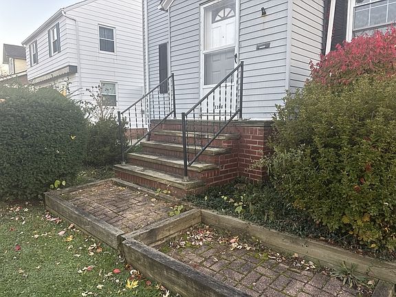 4th image of 11104 Lincoln Ave