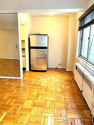 Rented by Peter Ashe | media 6