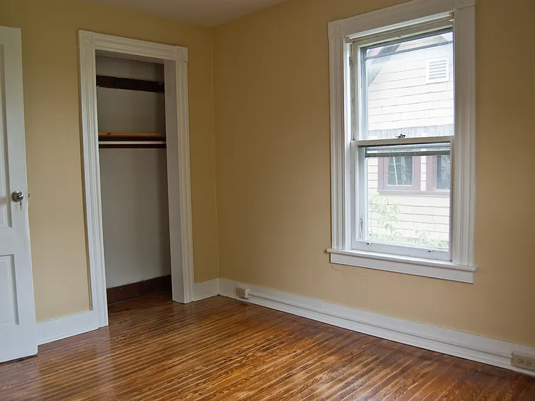205 Pleasant St — Photo 20