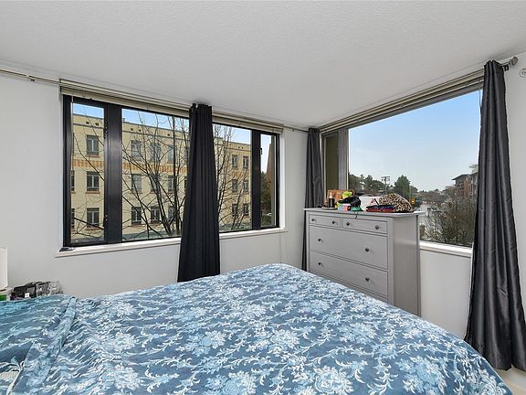 4th image of 751 Fairfield Rd #405