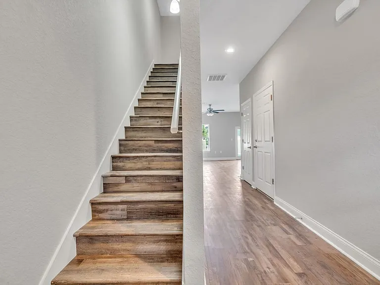 440 N 1st Ave — Photo 3