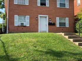 232 E Bruce Ave