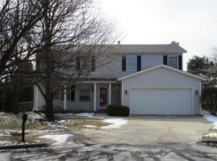 3 Weathervane Ct, Bloomington, IL 61704