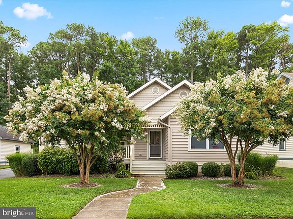 4th image of 33727 Chatham Way