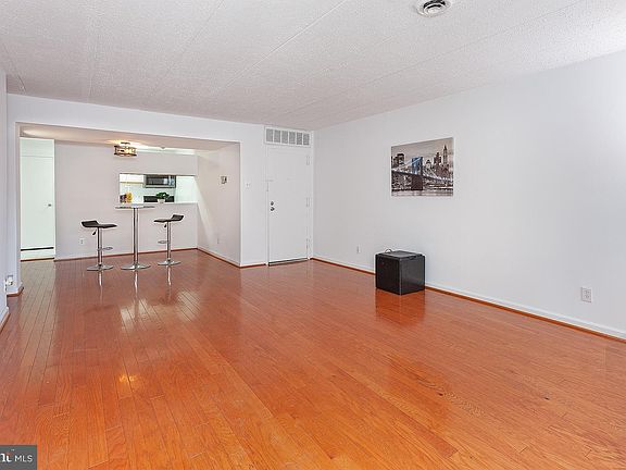 3rd image of 2613 Indian Dr #104