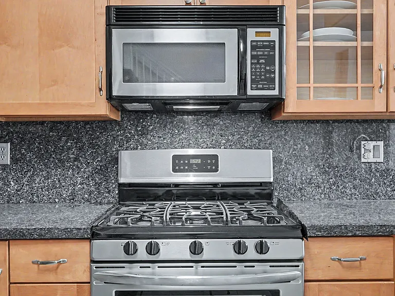 808 Lenzen Ave #107 — Photo 9