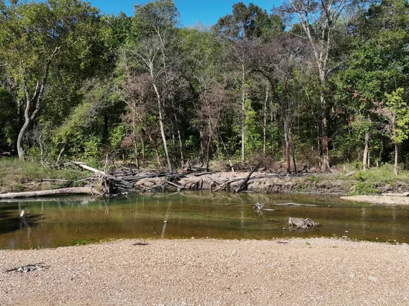 000 County Road 284, Dora, MO 65637