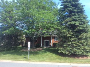 1796 Trail Rd, Mendota Heights, MN 55118