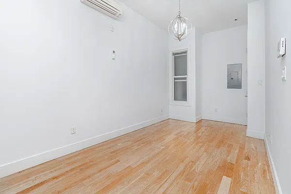 Rented by Skyhigh Realty NYC LLC | media 9