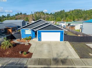 1010 Raechel Rd, Lakeside, OR 97449