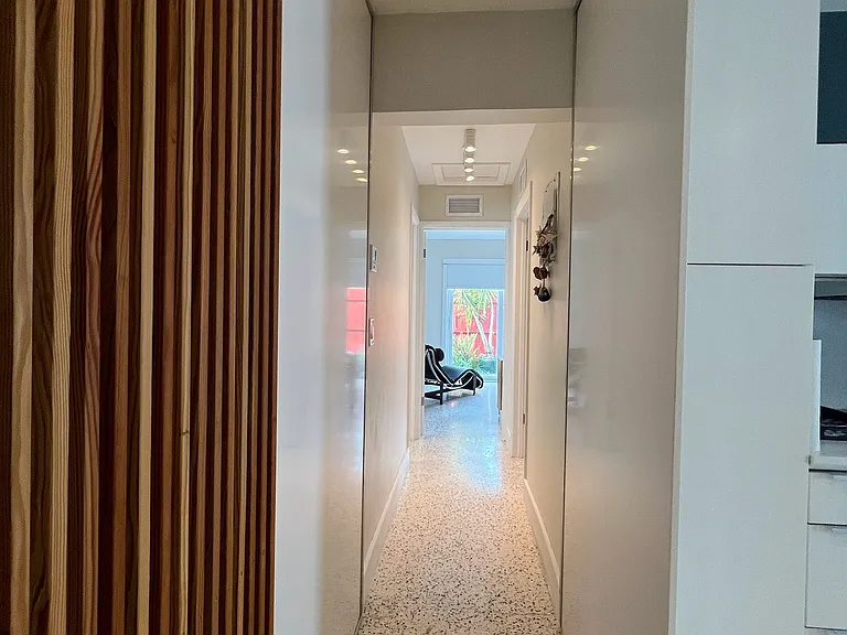 451 SW 24th Rd — Photo 17