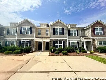 2 bed, 2.5 bath, 1200 sqft, $1,600 — Photo 1