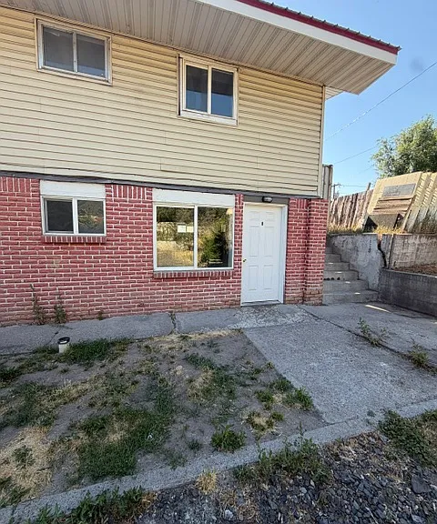 205 E 5th St #8 — Photo 2