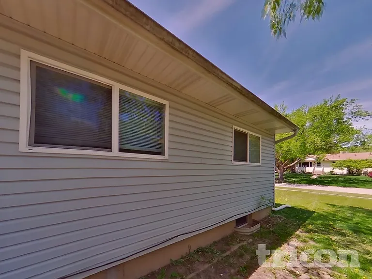 815 Sandra Ln — Photo 15