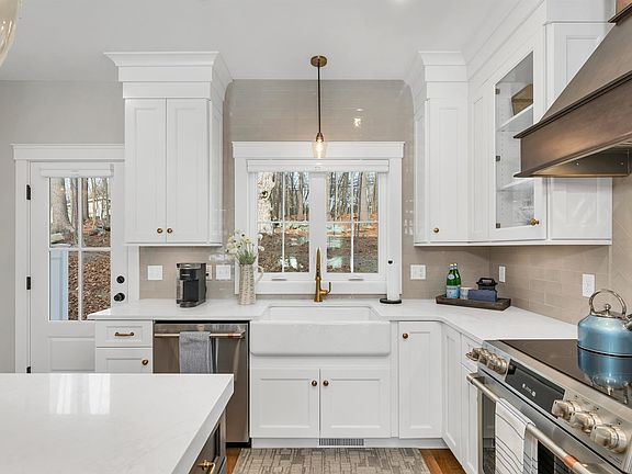 5th image of 60 White Oaks Road #25