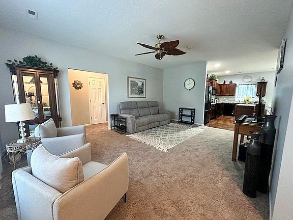 4th image of 840 NE 65th Ter