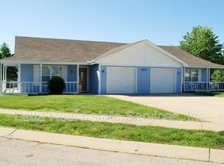 403 N Austin St APT B, Oak Grove, MO 64075