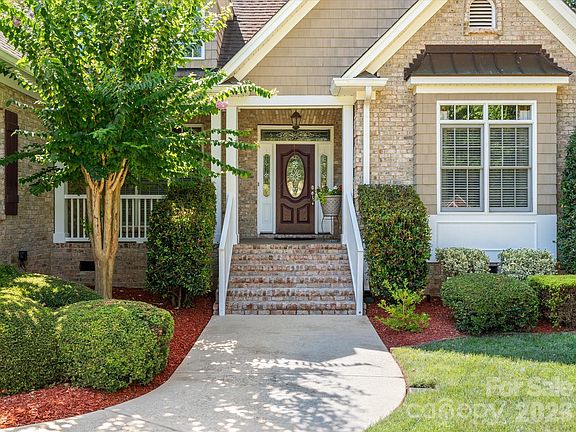 3rd image of 506 Little Cove Ln