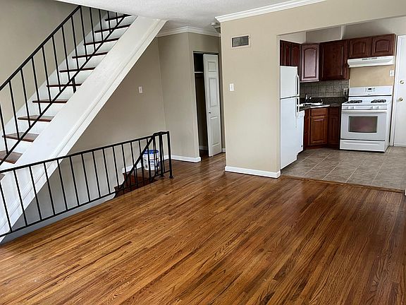 5th image of 3100 Glenwood Ct