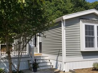 15 1st St #15, Buzzards Bay, MA 02532