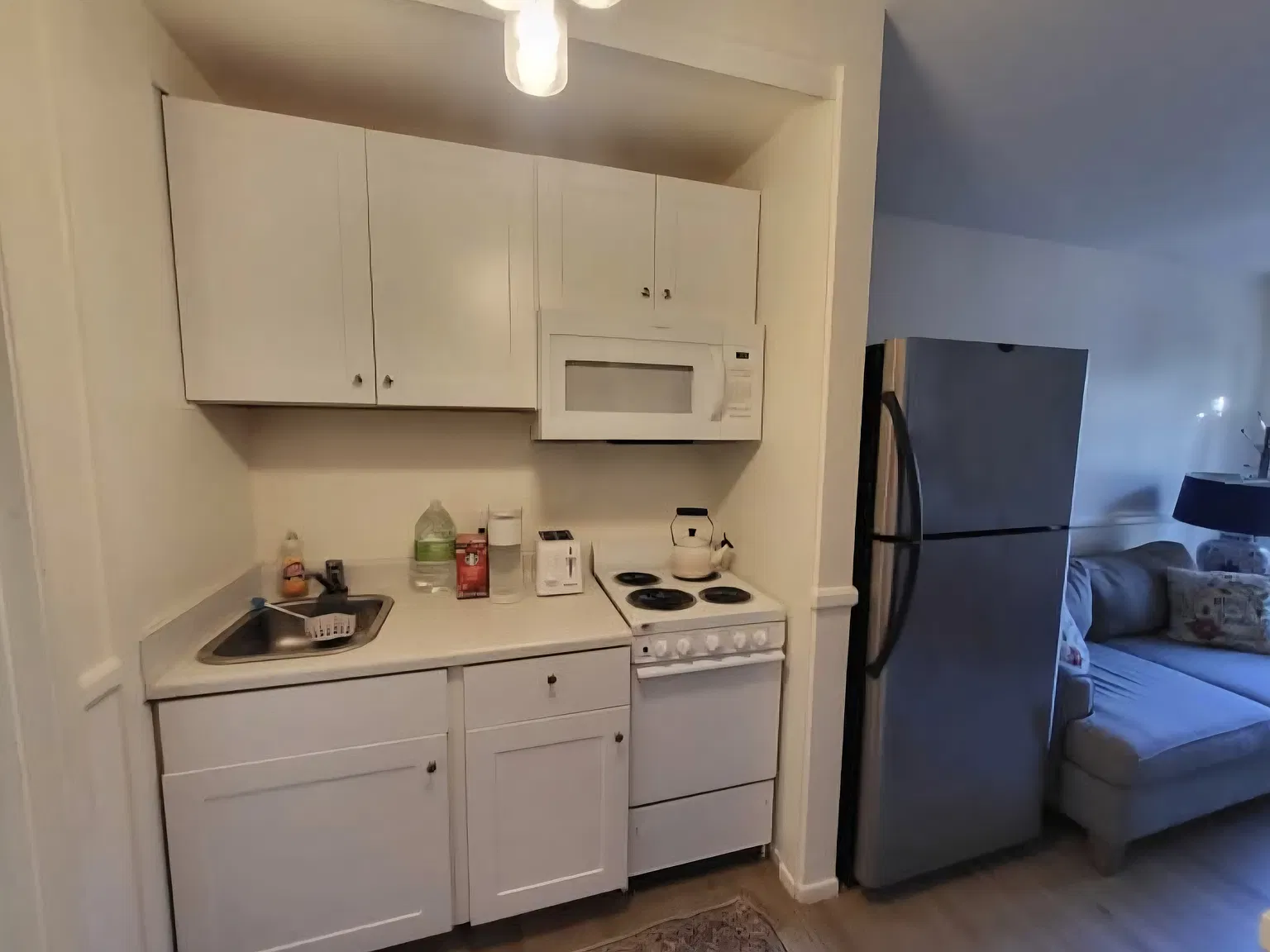 Studio, 400 sqft, $1,900 — Photo 2