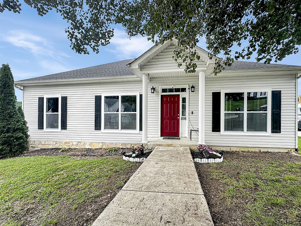 1st image of 898 Fuller Glen Cir