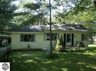 1018 S 9th St, Au Gres, MI 48703