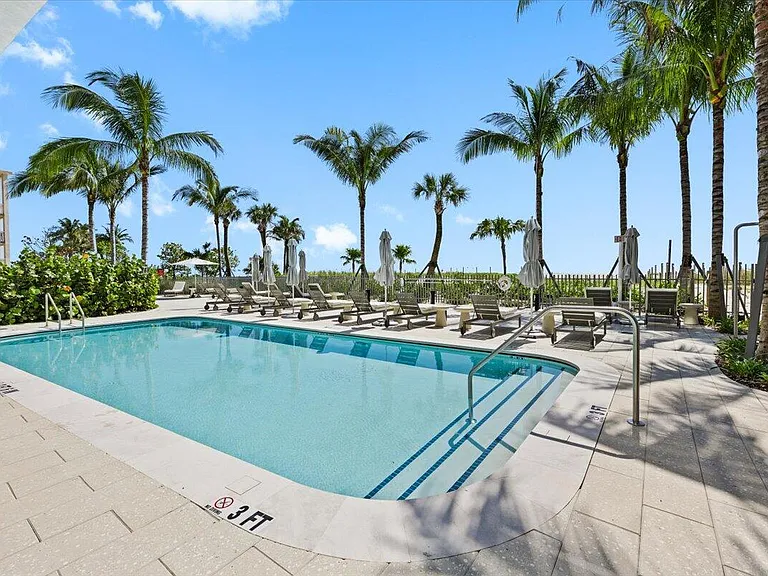 900 N Ocean Blvd #305 — Photo 38