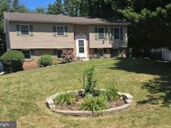 1047 Celeste Dr, Shippensburg, PA 17257