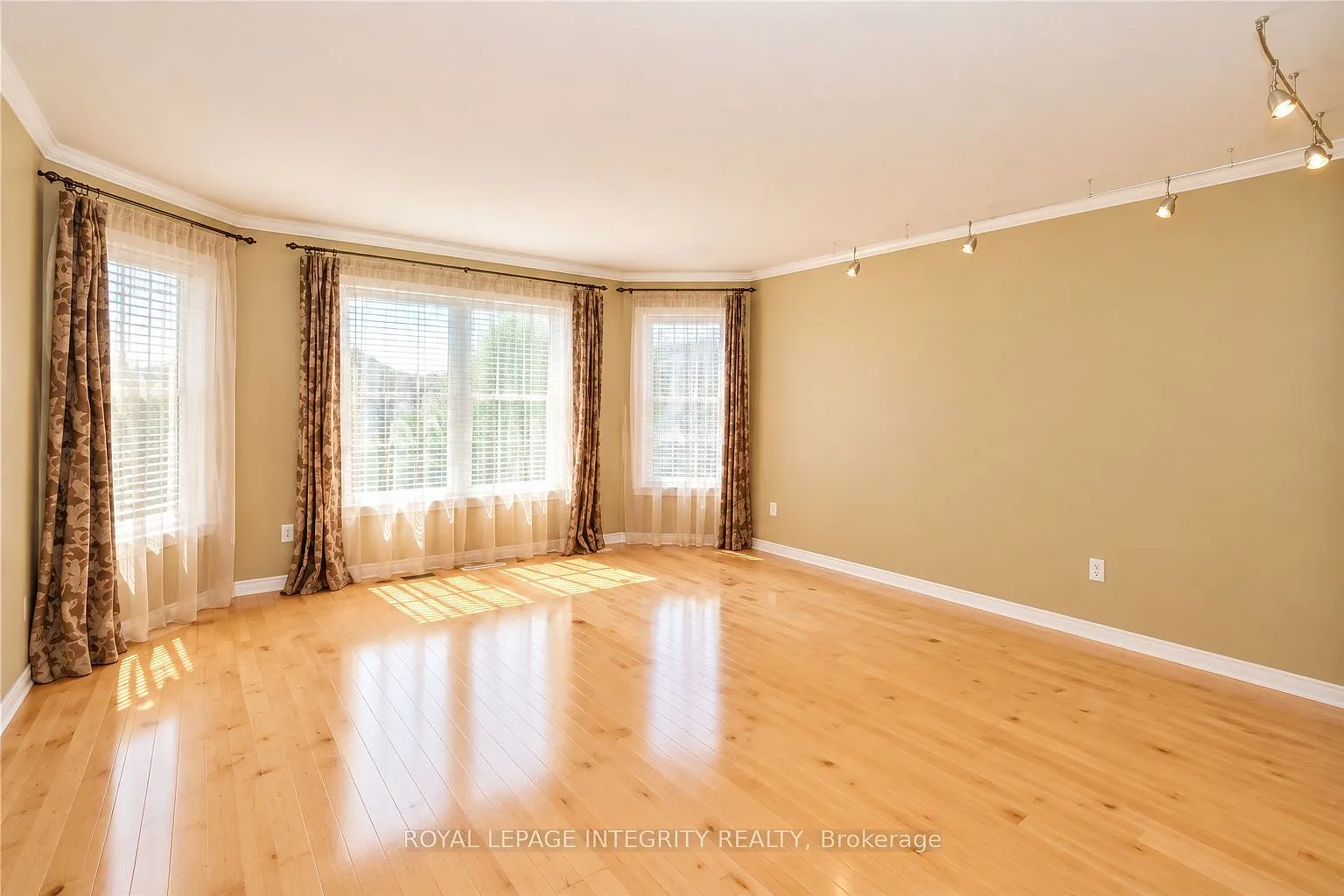 3 bed, $2,650 — Photo 3
