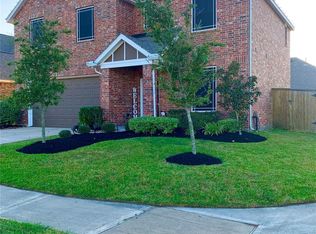 6531 Hunters Trace Ln, Baytown, TX 77521