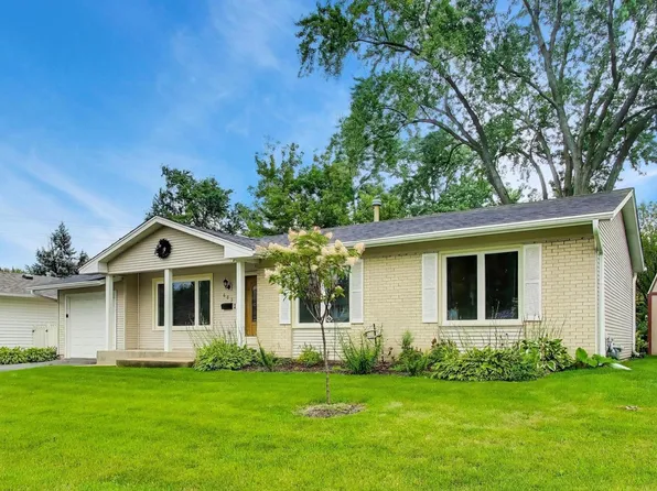603 Chelmsford Ln, Elk Grove Village, IL 60007