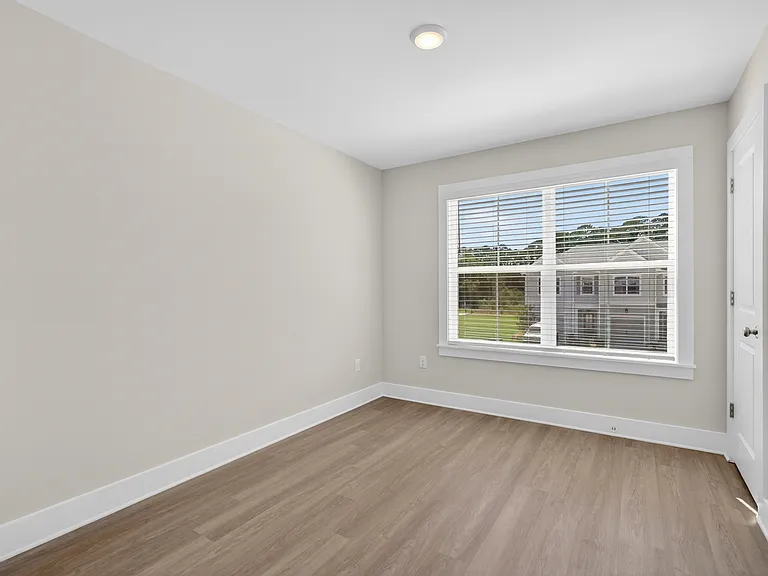 302 Cyan Ln — Photo 10