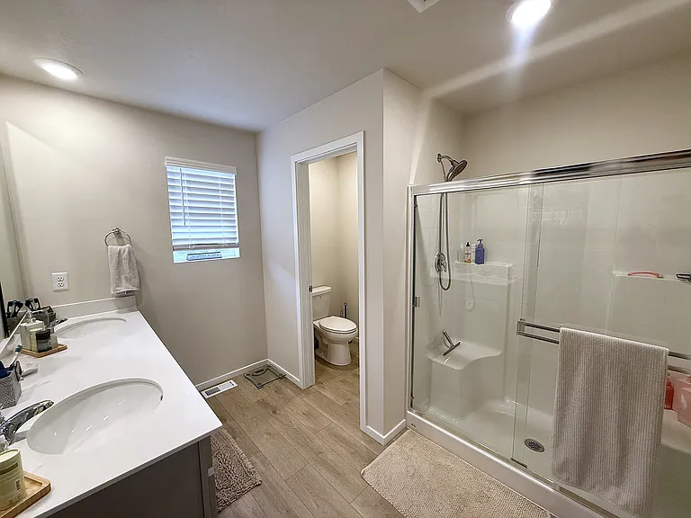 255 E Sandmyrtle Ave — Photo 12