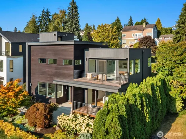 2524 30th Avenue W, Seattle, WA 98199