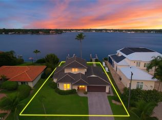 1535 Dolphin LN, NAPLES, FL 34102