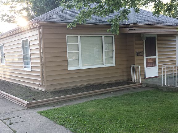 4th image of 921 N Plum St