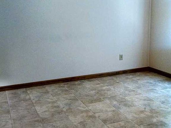 4th image of 722 W 17th St #0