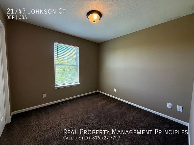 21743 Johnson Ct — Photo 10