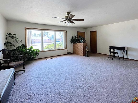 3rd image of 600 Kathie Dr