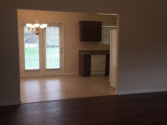 4th image of 2939 Greentree Dr
