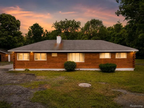 46495 North Ave, Macomb, MI 48042