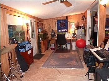 4th image of 2715 Burlwood Dr