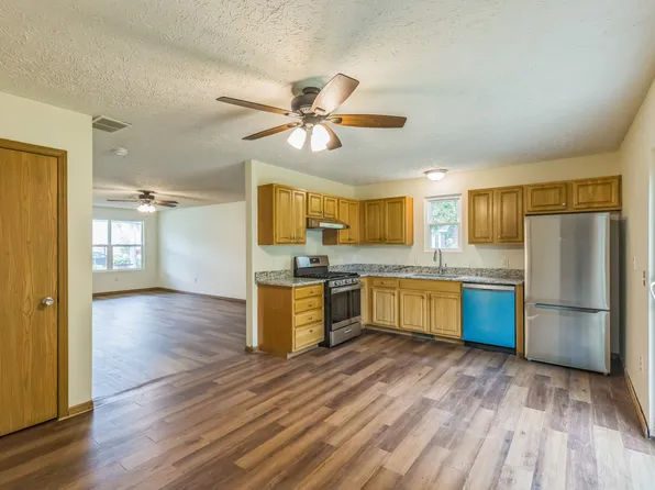 150 Irondale St, Elyria, OH 44035