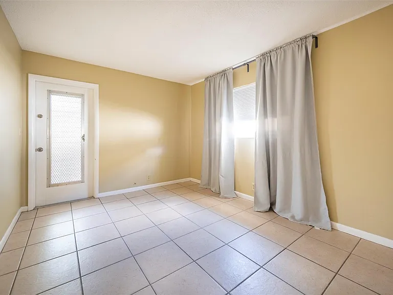 930 Mandarin Isle — Photo 19